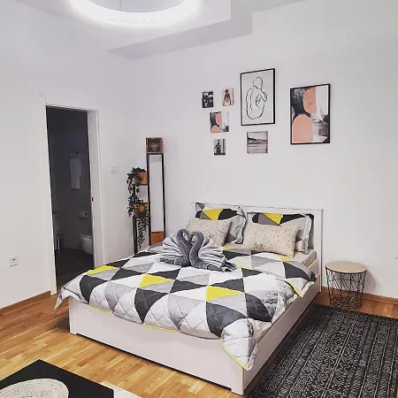 Delena Apartment
